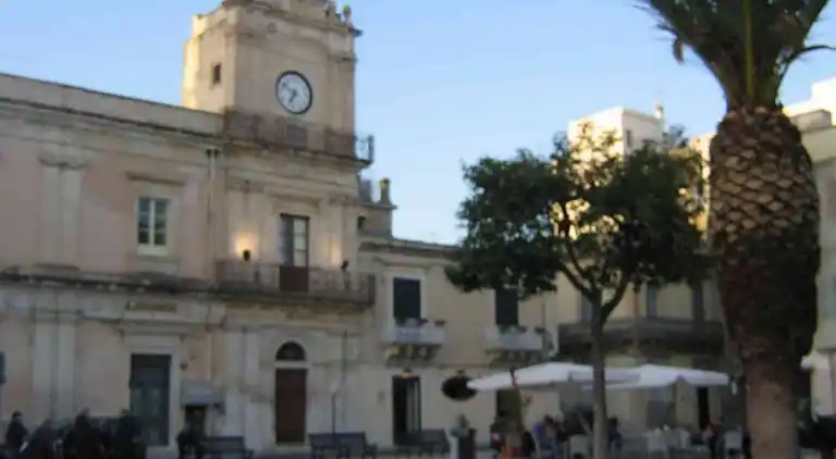 Two-story house in the city -climatized - wifi