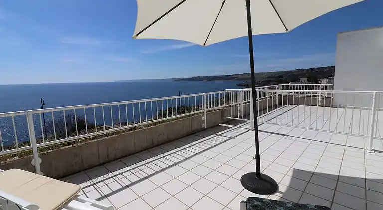 Casa Nisea — Modernes zweistöckiges Haus mit Meerblick in