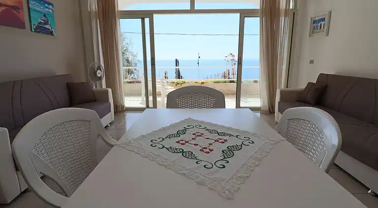 Casa Nisea — Modernes zweistöckiges Haus mit Meerblick in