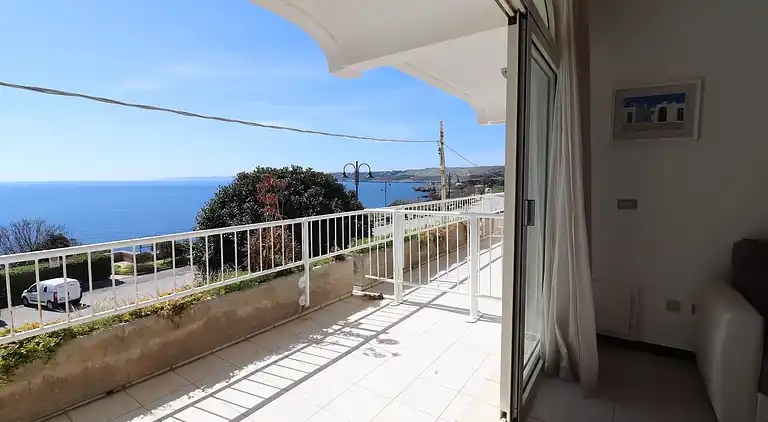 Casa Nisea — Modernes zweistöckiges Haus mit Meerblick in