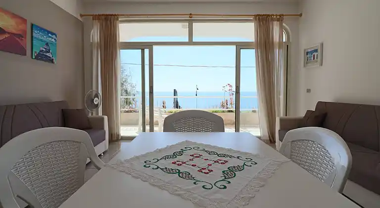 Casa Nisea — Modernes zweistöckiges Haus mit Meerblick in