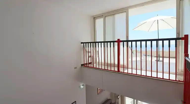 Casa Nisea — Modernes zweistöckiges Haus mit Meerblick in