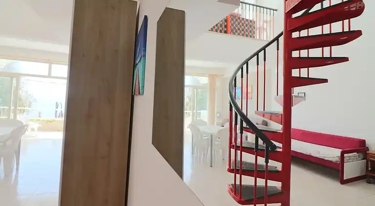 Casa Nisea — Modernes zweistöckiges Haus mit Meerblick in