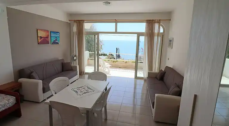 Casa Nisea — Modernes zweistöckiges Haus mit Meerblick in