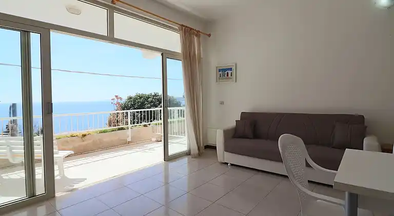 Casa Nisea — Modernes zweistöckiges Haus mit Meerblick in