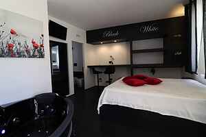 Black&White Otranto Suite