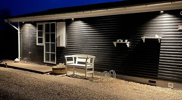 Idyllisk sommerhus tæt på vand og natur