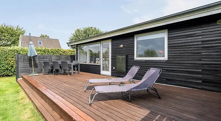 Idyllisk sommerhus tæt på vand og natur