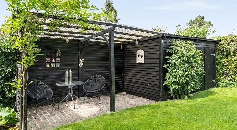Idyllisk sommerhus tæt på vand og natur