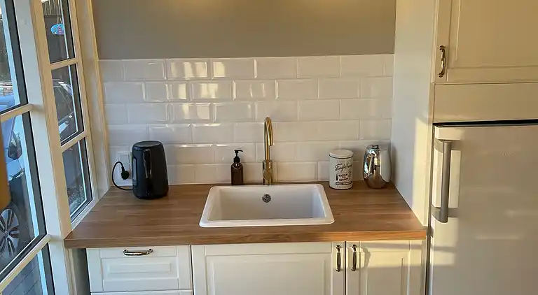 Idyllisk sommerhus tæt på vand og natur