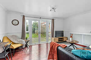 Hale Lodge, Beautiful 3 BR Home with FREE Parking