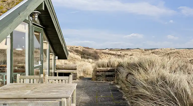 Sommerhausidylle in der ersten Dünenreihe