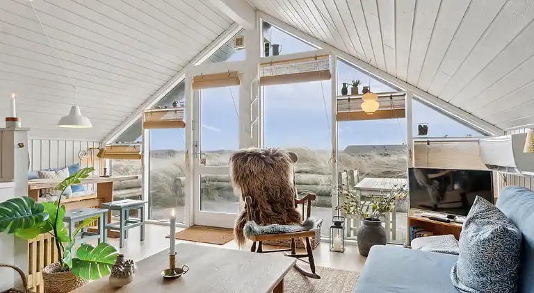 Sommerhausidylle in der ersten Dünenreihe