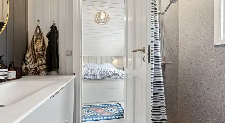 Sommerhausidylle in der ersten Dünenreihe