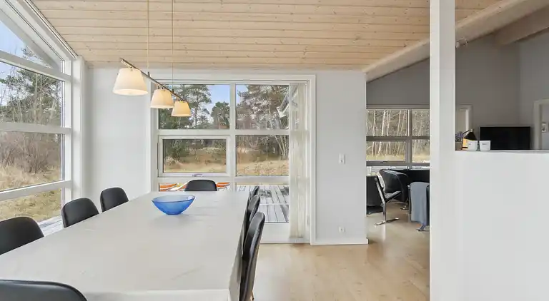 Lækkert sommerhus tæt på fantastisk badestrand