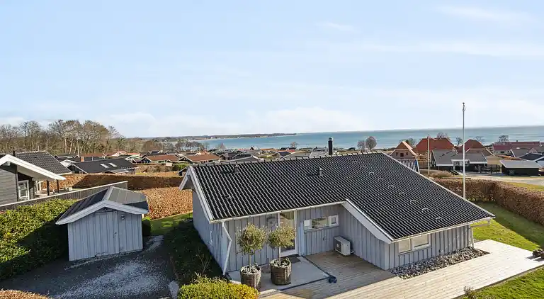 Schönes Ferienhaus mit Meerblick
