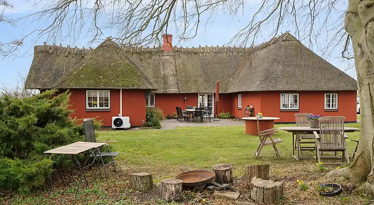Rummeligt sommerhus tæt på naturoplevelser
