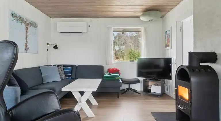 Sommerhus, rolige omgivelser, stort terrassemiljø