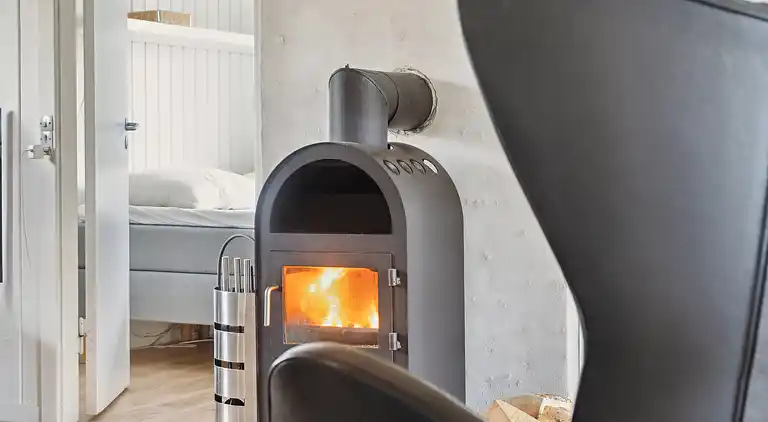 Sommerhus, rolige omgivelser, stort terrassemiljø