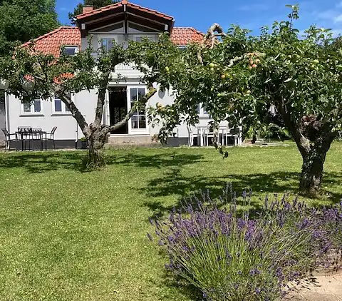 Schönes Haus mit tollem Blick auf Femø