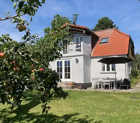Schönes Haus mit tollem Blick auf Femø