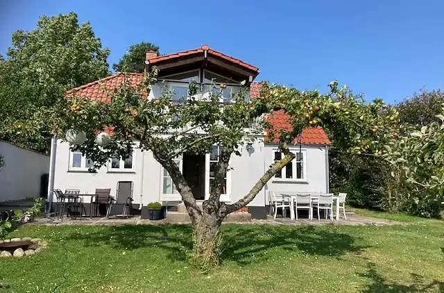 Schönes Haus mit tollem Blick auf Femø