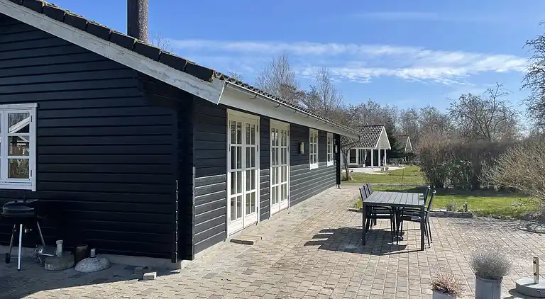 Schönes Ferienhaus mit uneinsehbarem Garten.