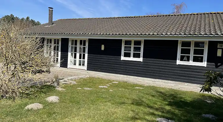 Schönes Ferienhaus mit uneinsehbarem Garten.