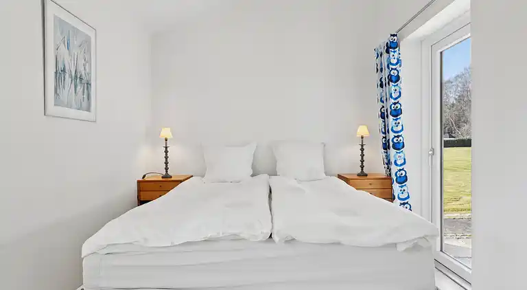 Schönes, helles Haus nahe dem Strand in der Natur