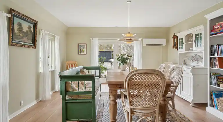 Rummeligt sommerhus tæt på naturoplevelser