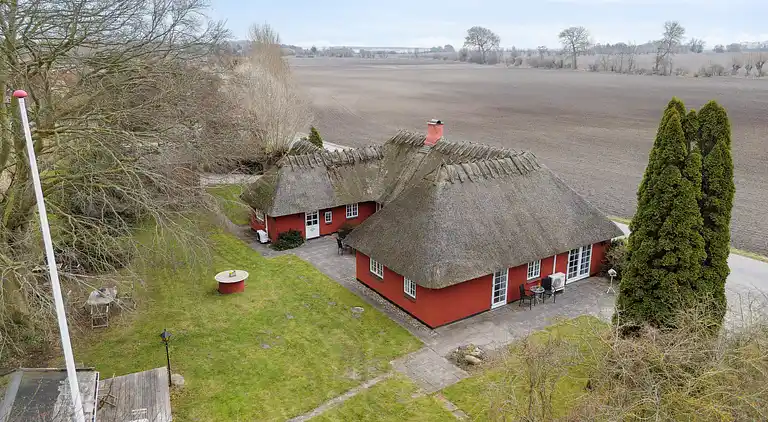 Rummeligt sommerhus tæt på naturoplevelser