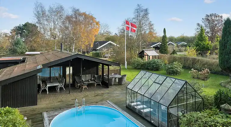 Schönes Ferienhaus mit Pool nahe Havnsø Strand