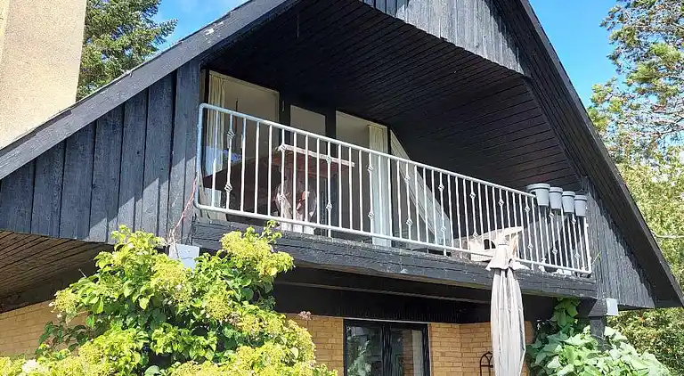 Ferienhaus mit Meerblick im Wald