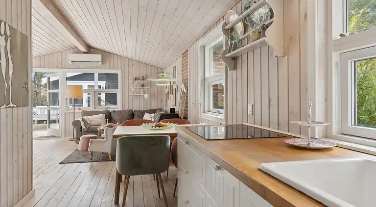 Charmerende sommerhus nær Stenstrup Strand