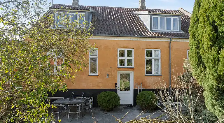 Historisk bolig i charmerende Nysted