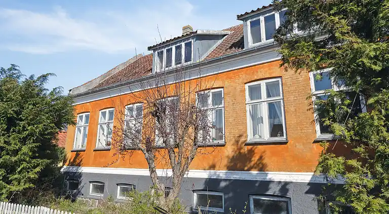 Historisk bolig i charmerende Nysted