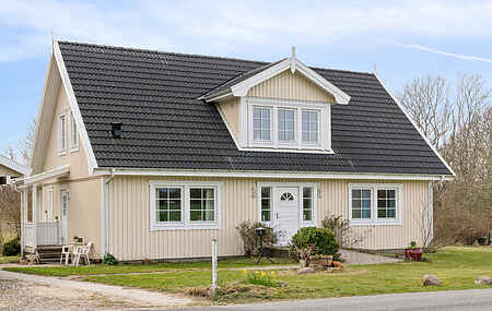Spacious villa in the countryside near the beach