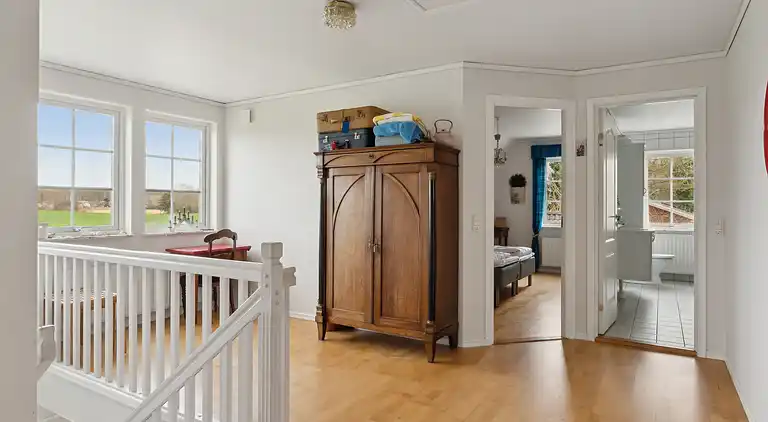 Stor villa i naturskønne omgivelser tæt på strand