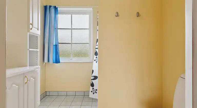 Stor villa i naturskønne omgivelser tæt på strand