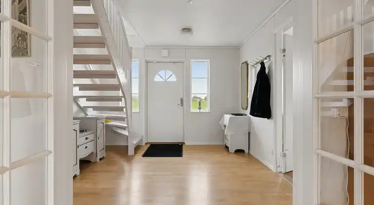 Stor villa i naturskønne omgivelser tæt på strand