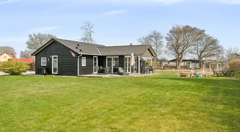 8 peroner feriebolig tæt på børnevenlig  strand 