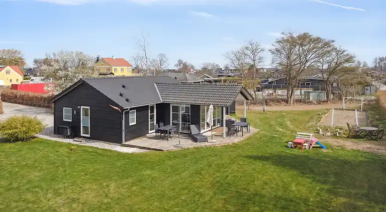 8 peroner feriebolig tæt på børnevenlig  strand 