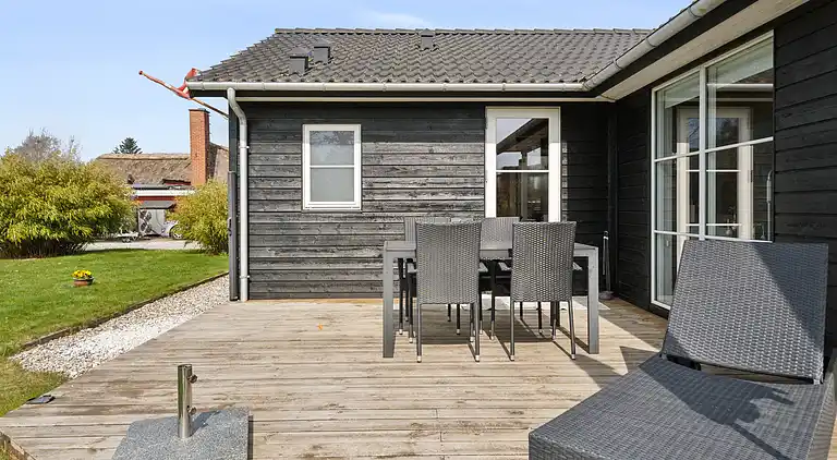 8 peroner feriebolig tæt på børnevenlig  strand 