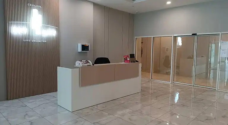 Eigentumswohnung im 19. Stock in Cevahir mit Pool und