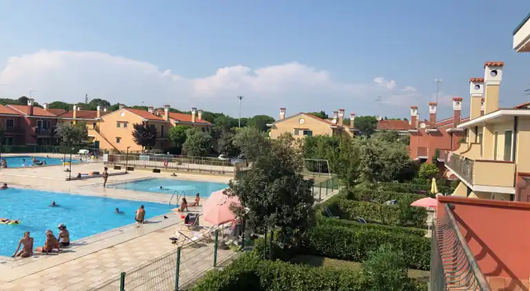 Perfetta vacanza in famiglia a Bibione con piscina
