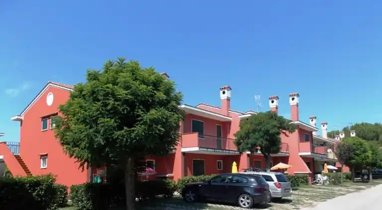 Perfetta vacanza in famiglia a Bibione con piscina