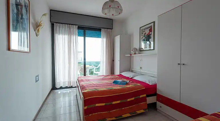 Familienresidenz direkt am Strand mit Pool