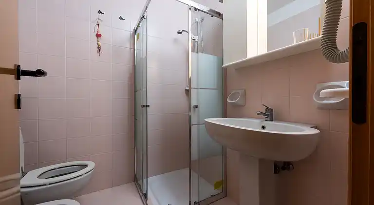 Familienresidenz direkt am Strand mit Pool