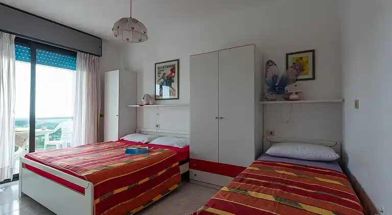 Familienresidenz direkt am Strand mit Pool