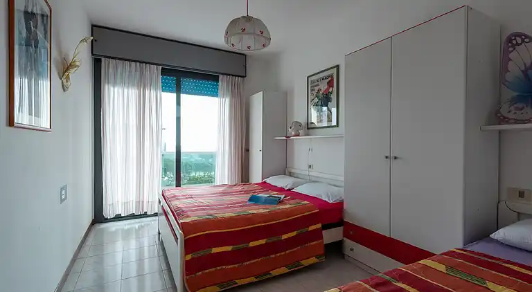 Familienresidenz direkt am Strand mit Pool